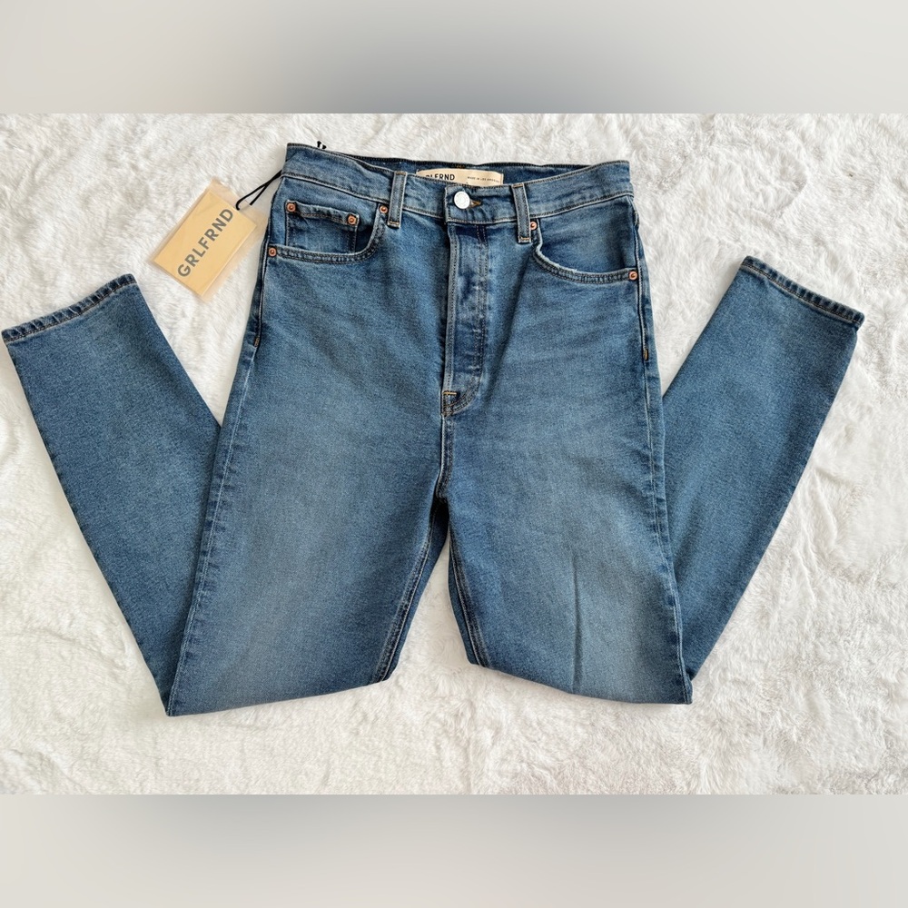 GRLFRND JEANS SIZE  STRAIGHT LEG
